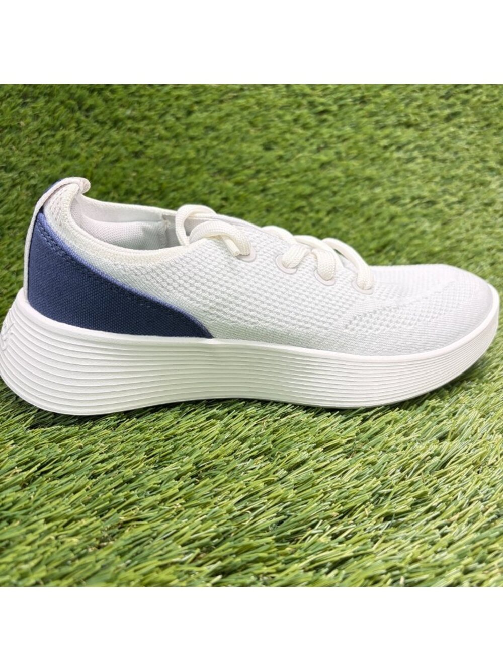 Allbirds Tree Runner Go Womens Size 6.5 White Blue Athletic Shoes Sneakers